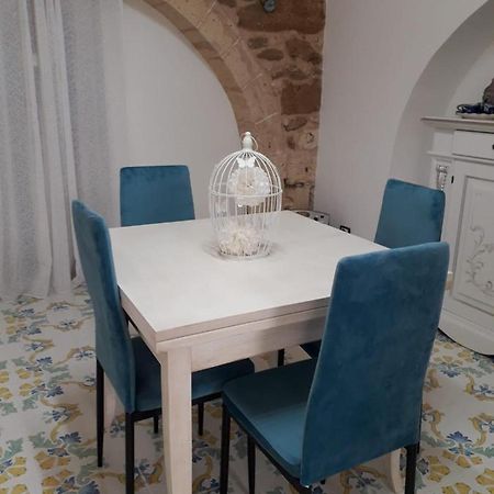 Casa Vacanze Vico Verona 7 Oria  Eksteriør bilde
